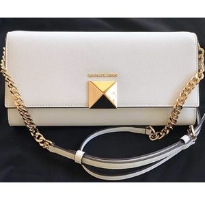 Michael Kors White shoulder bag.